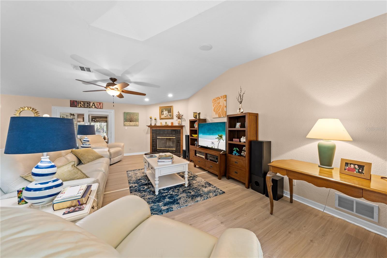 Image 21 of 57 For 2827 Godwin Road