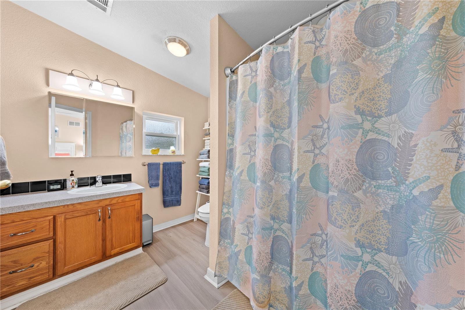 Image 28 of 57 For 2827 Godwin Road