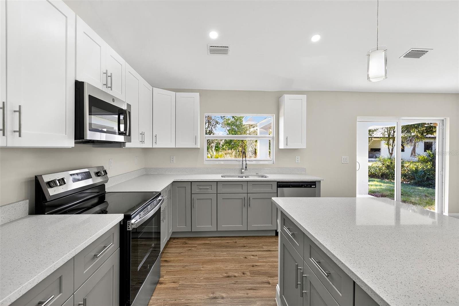 Image 7 of 35 For 486 Celeste Street