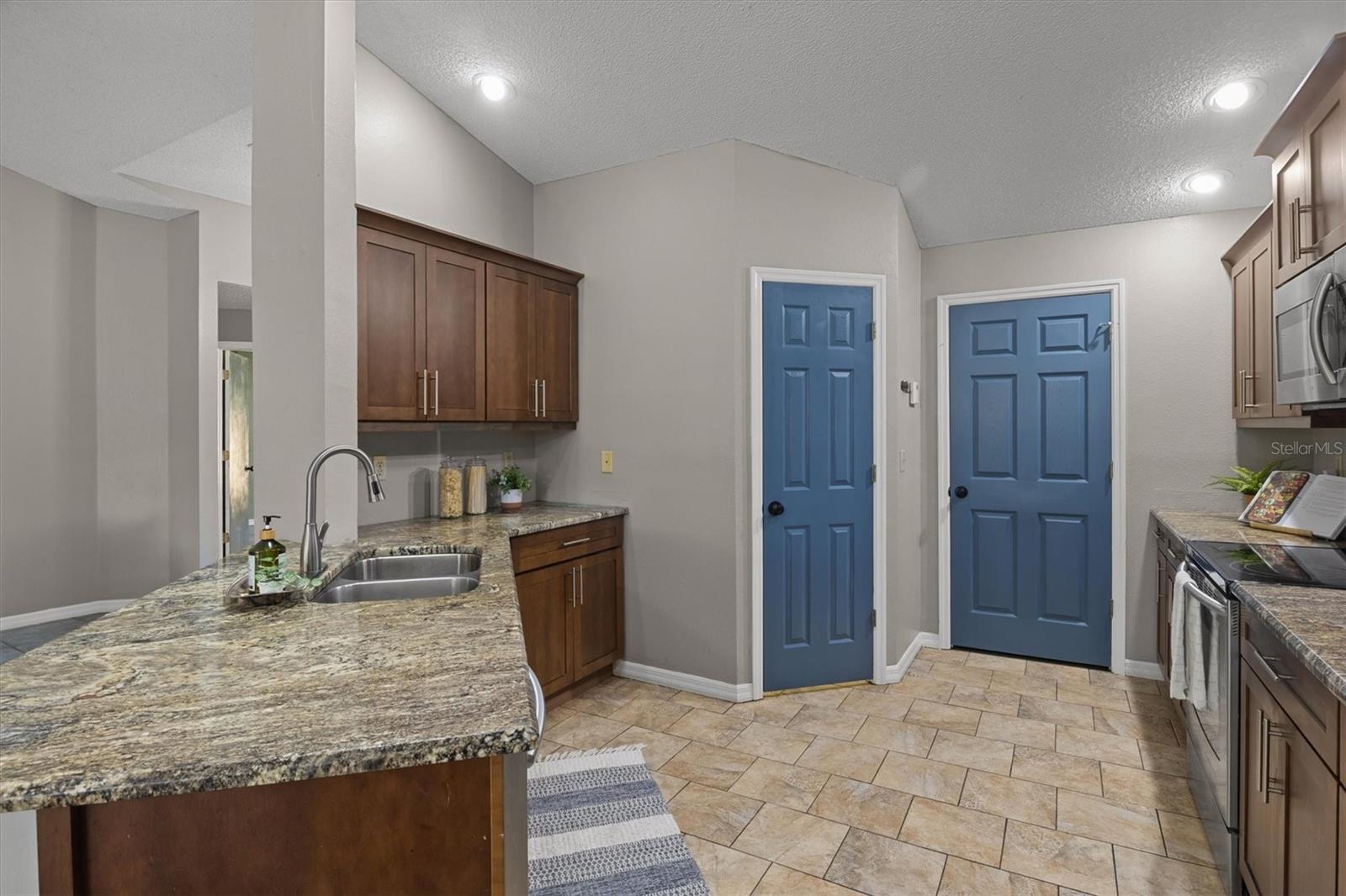 Image 14 of 51 For 5029 River Lake Road