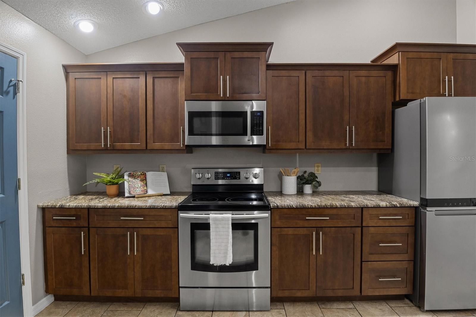 Image 16 of 51 For 5029 River Lake Road