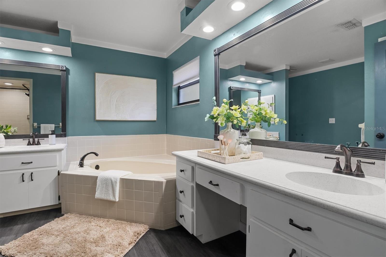 Image 23 of 51 For 5029 River Lake Road