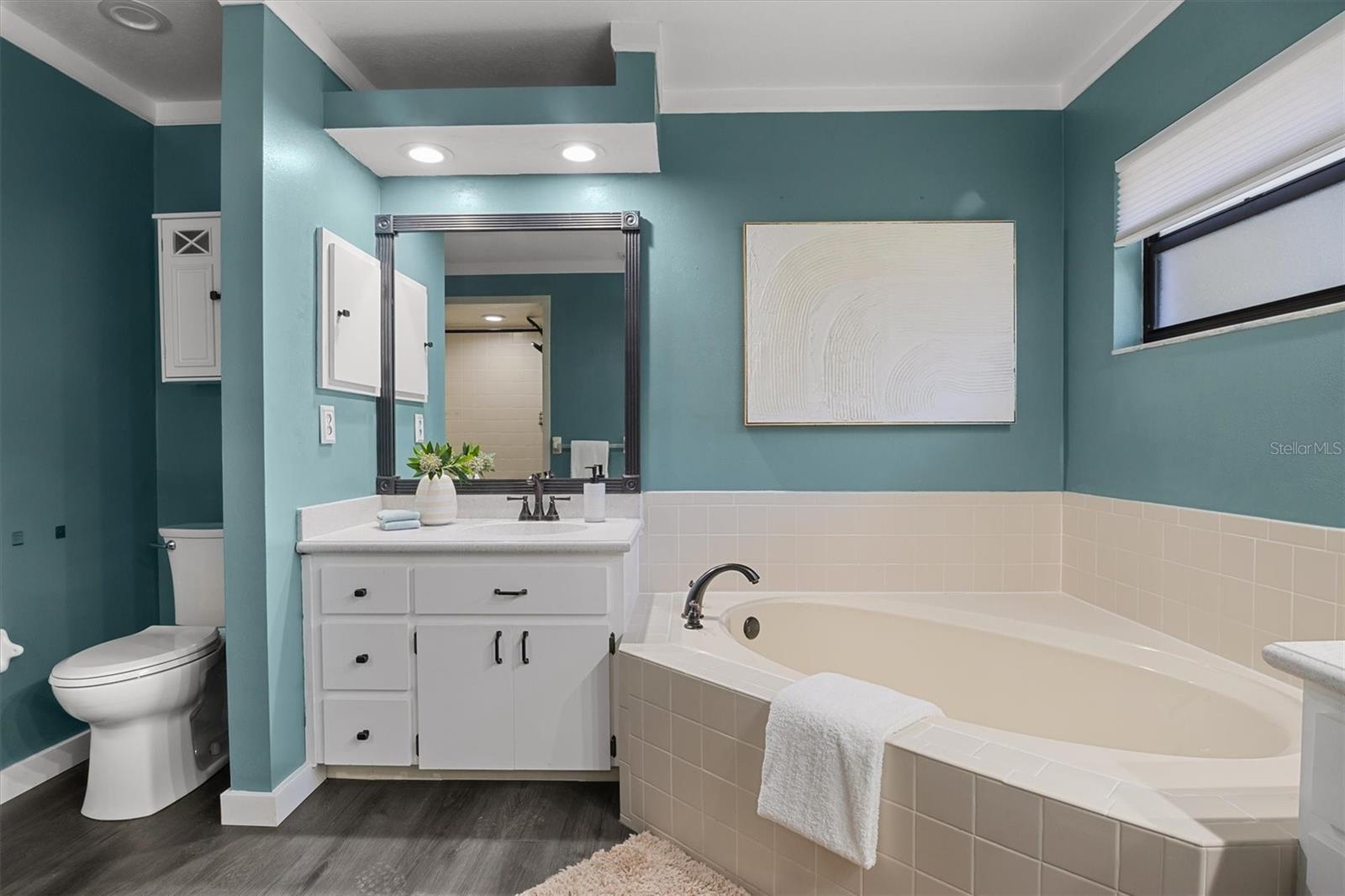 Image 24 of 51 For 5029 River Lake Road