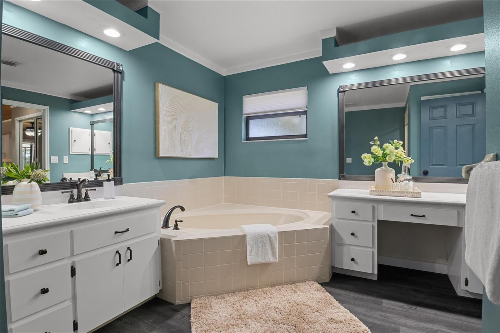 Image 25 of 51 For 5029 River Lake Road