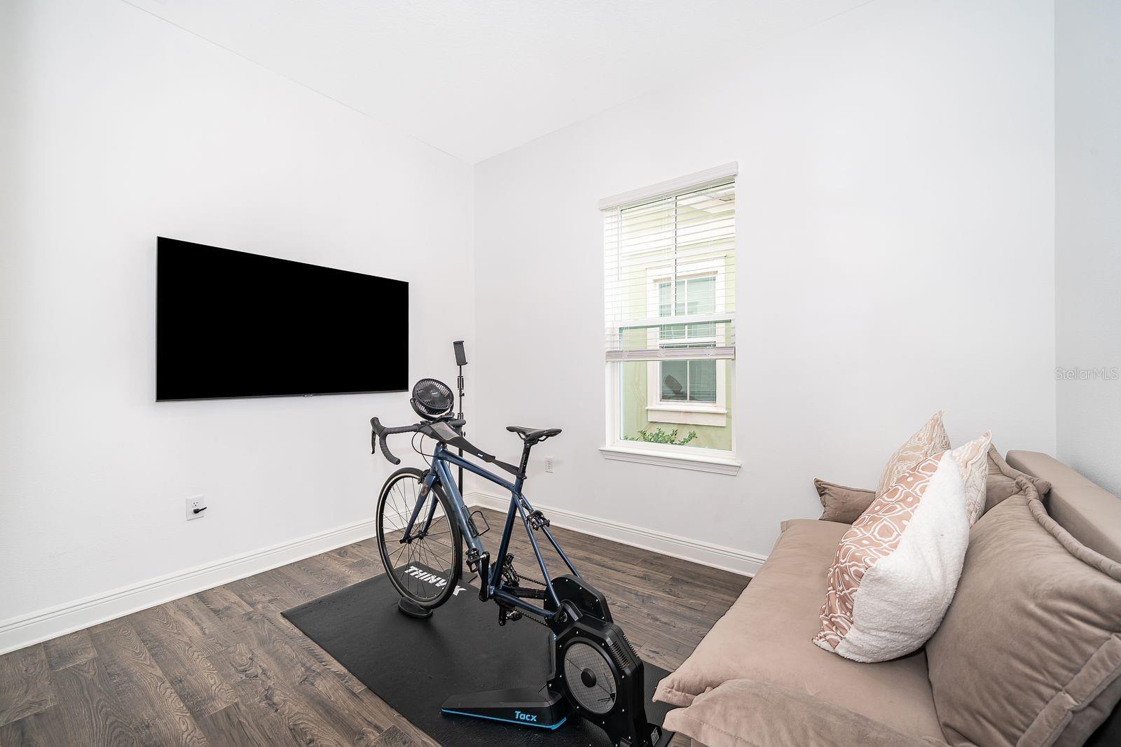 Image 5 of 26 For 9750 Neruda Street