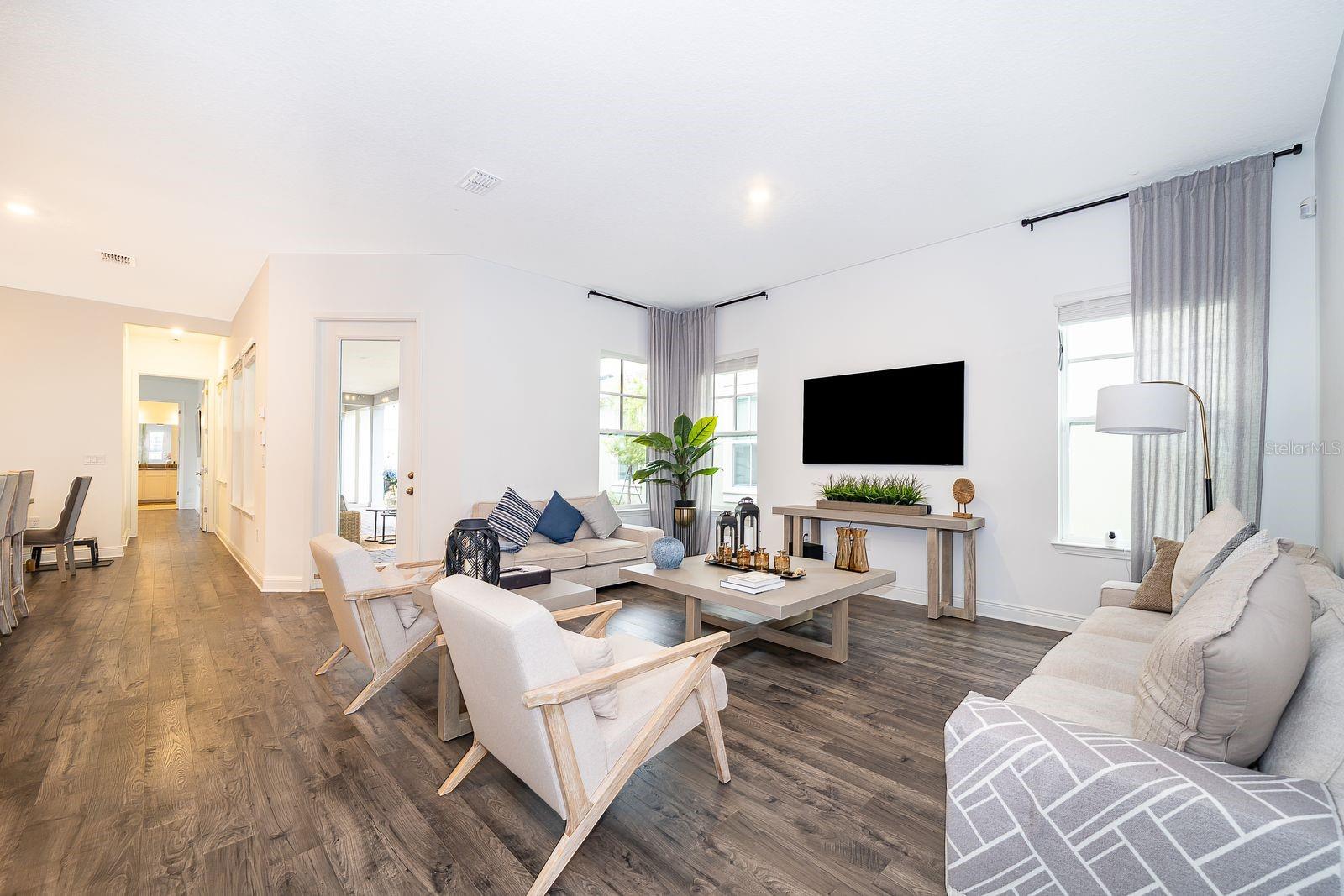 Image 6 of 26 For 9750 Neruda Street