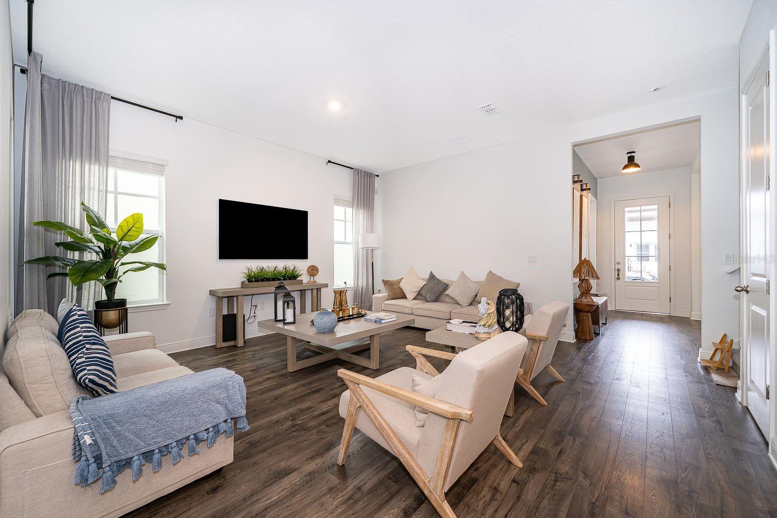 Image 7 of 26 For 9750 Neruda Street