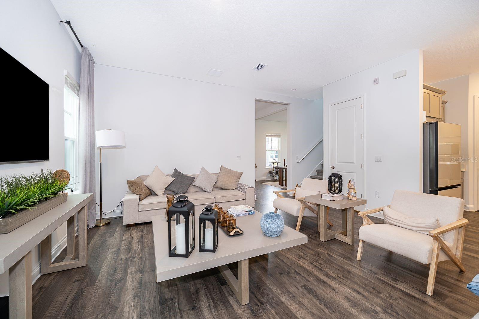 Image 8 of 26 For 9750 Neruda Street