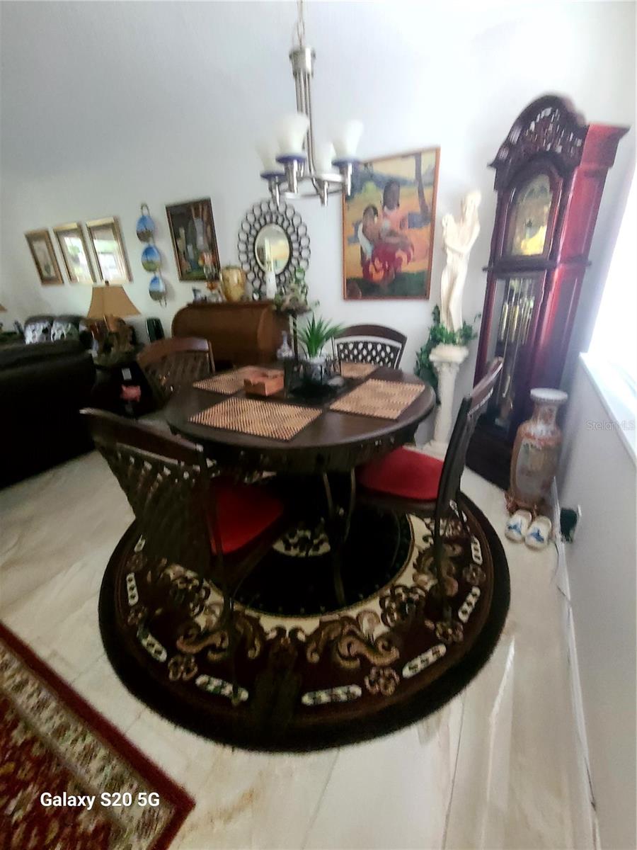 Image 17 of 45 For 6328 Newtown Circle 28a2