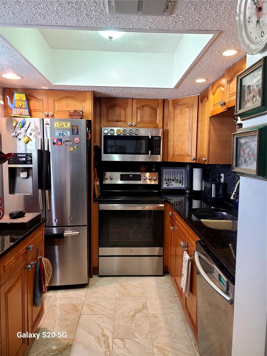 Image 24 of 45 For 6328 Newtown Circle 28a2