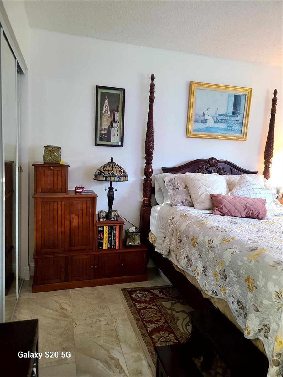 Image 28 of 45 For 6328 Newtown Circle 28a2