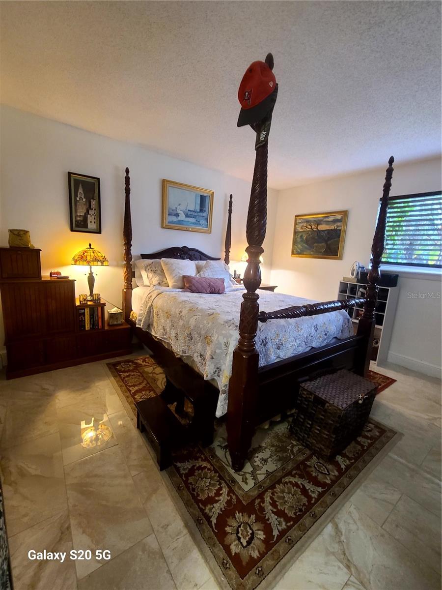 Image 33 of 45 For 6328 Newtown Circle 28a2