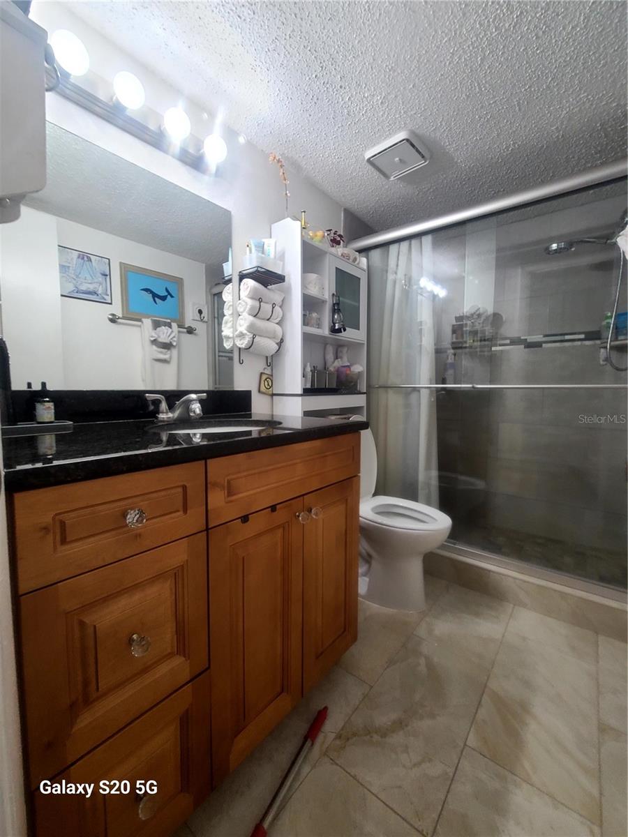 Image 36 of 45 For 6328 Newtown Circle 28a2