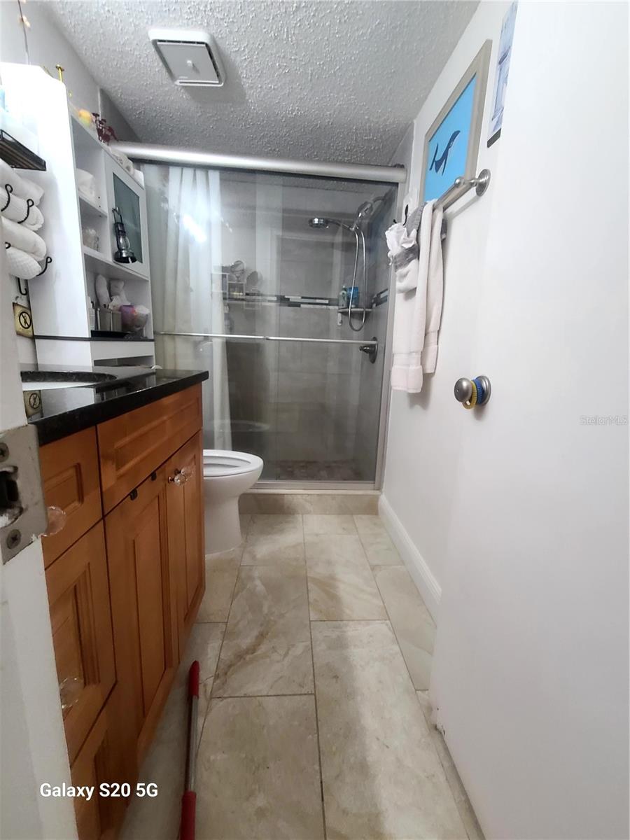 Image 37 of 45 For 6328 Newtown Circle 28a2