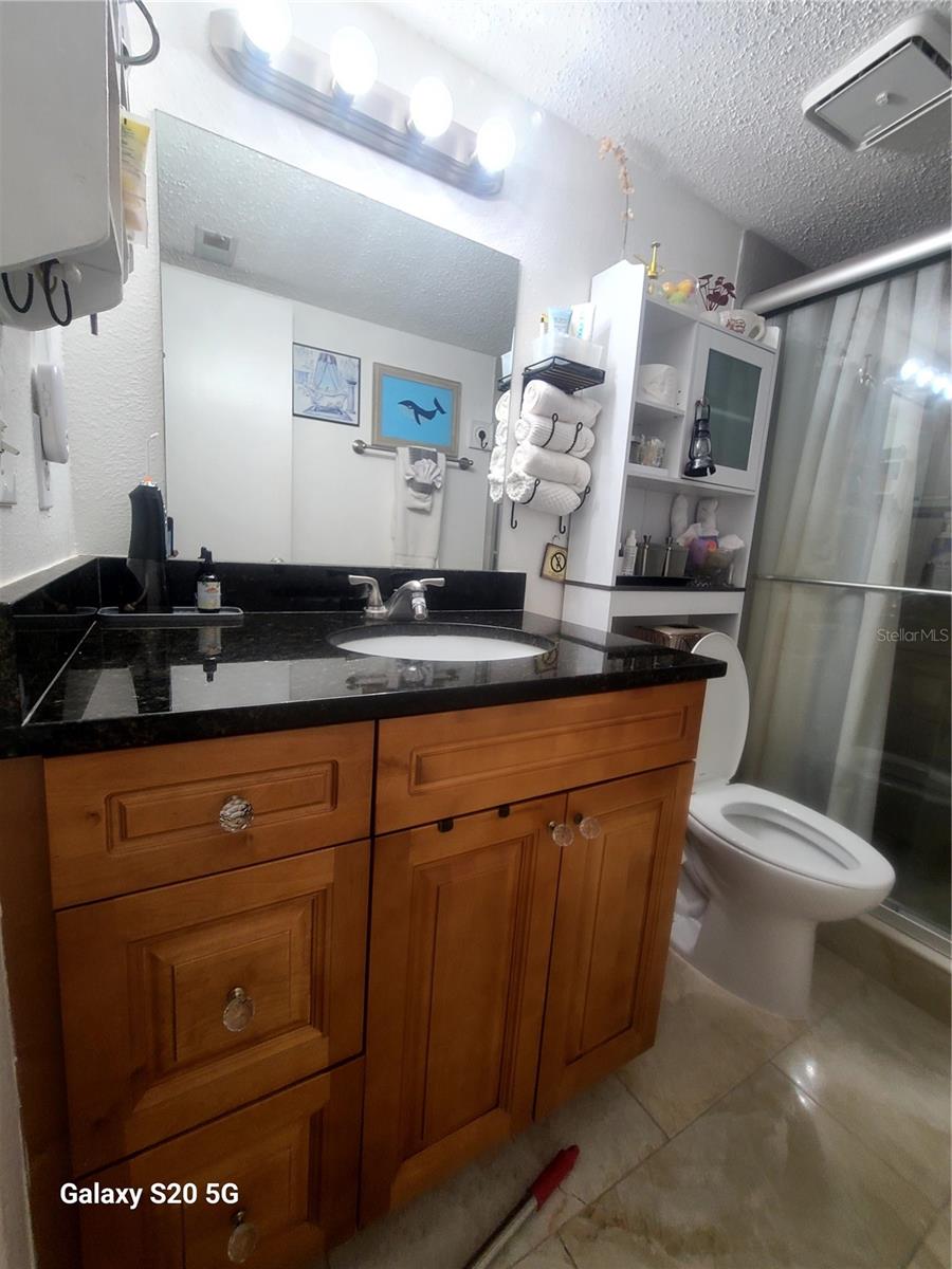 Image 39 of 45 For 6328 Newtown Circle 28a2