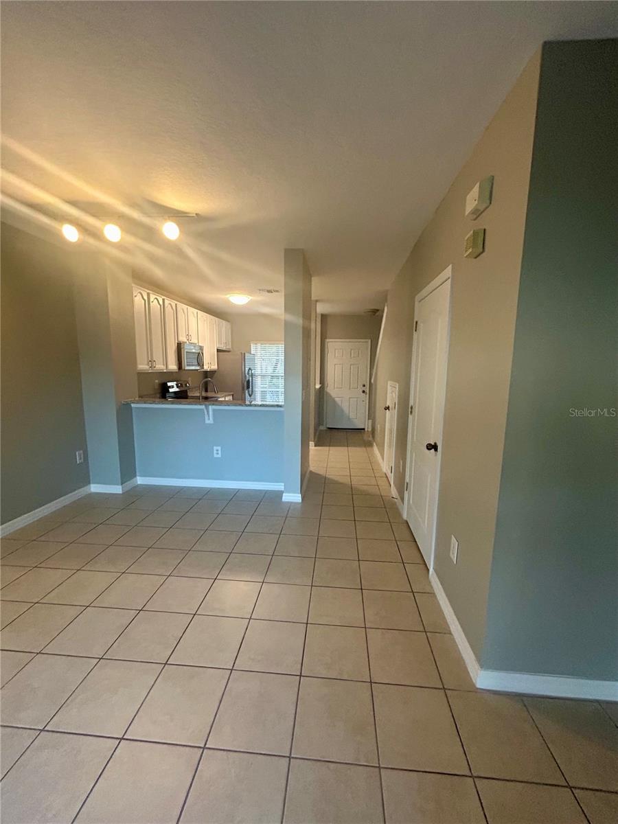 Image 9 of 30 For 612 Chelsea Drive