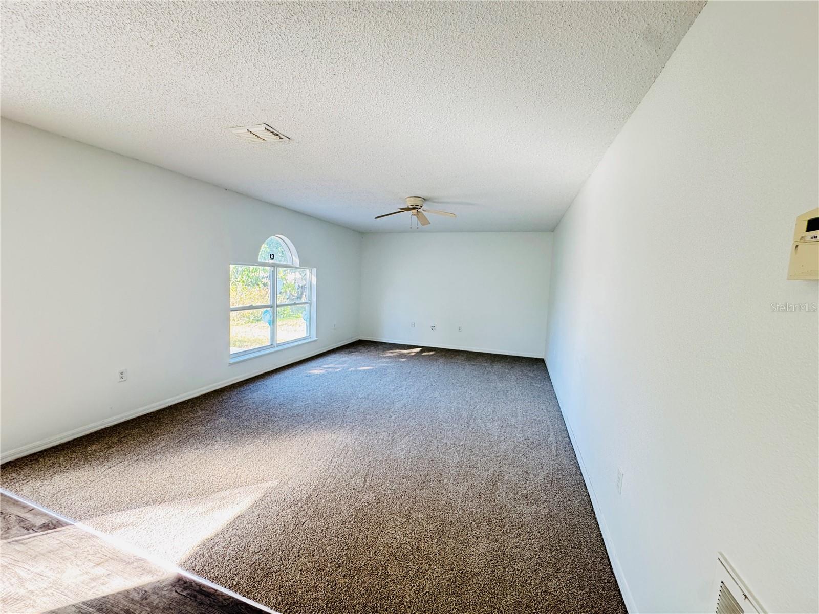 Image 11 of 21 For 408 Ohio Way