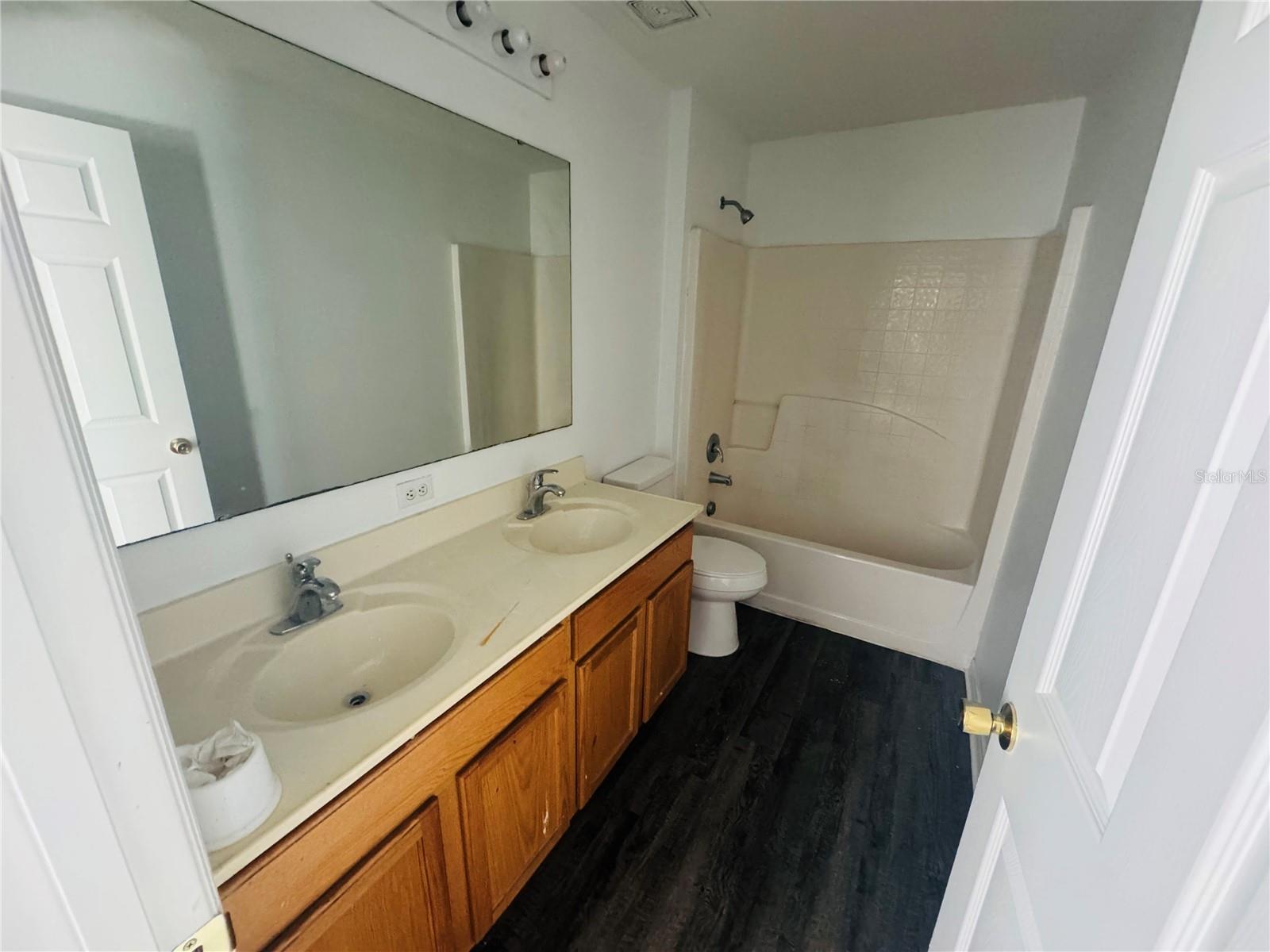 Image 14 of 21 For 408 Ohio Way