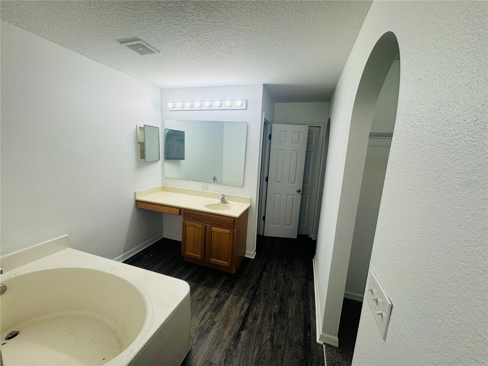 Image 19 of 21 For 408 Ohio Way