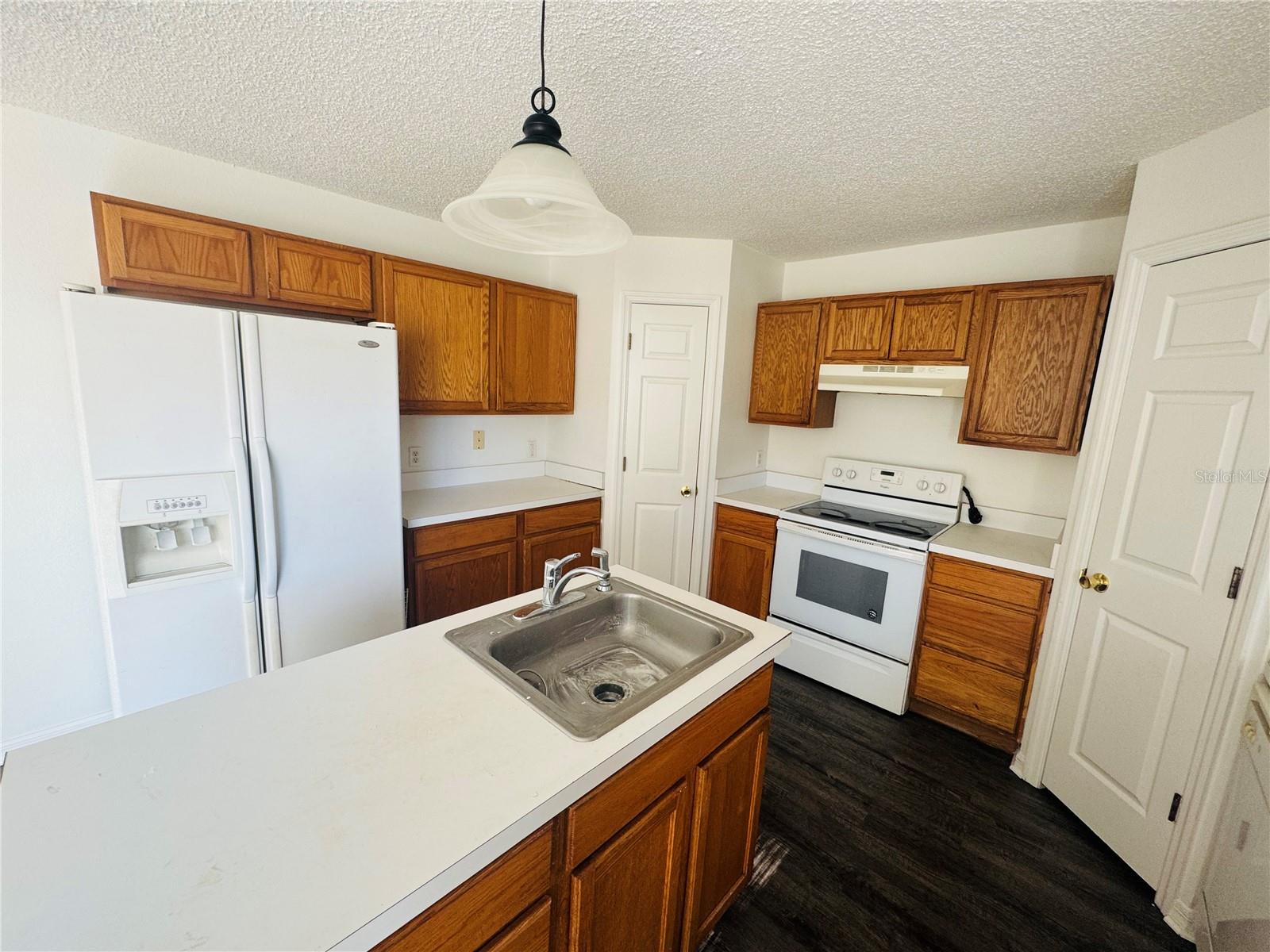 Image 7 of 21 For 408 Ohio Way