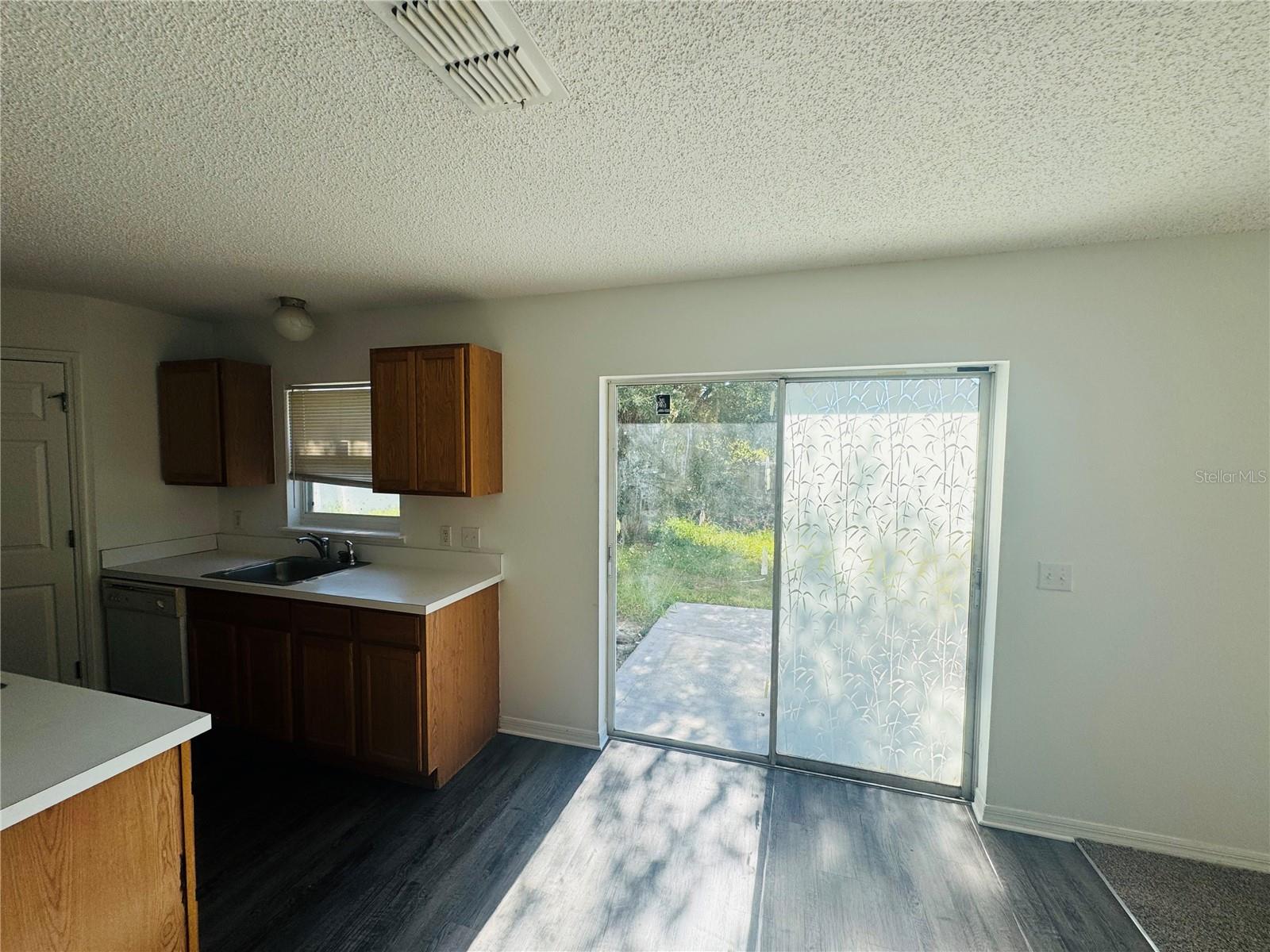 Image 9 of 21 For 408 Ohio Way