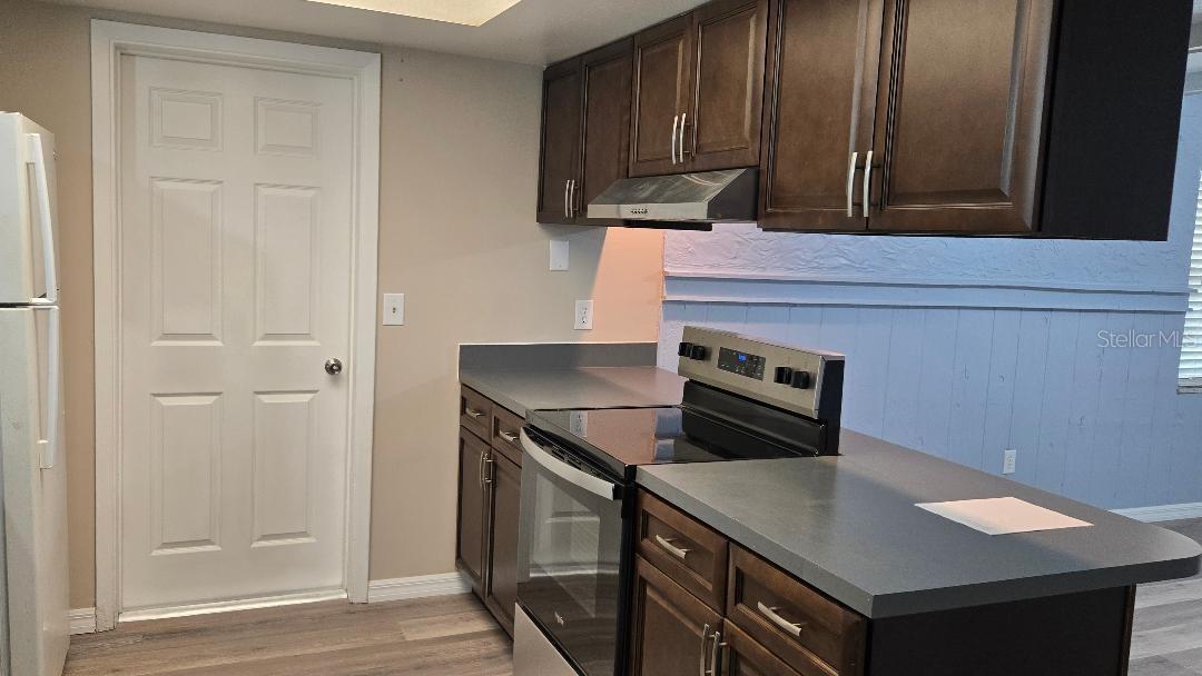 Image 5 of 12 For 6607 Merriewood Drive