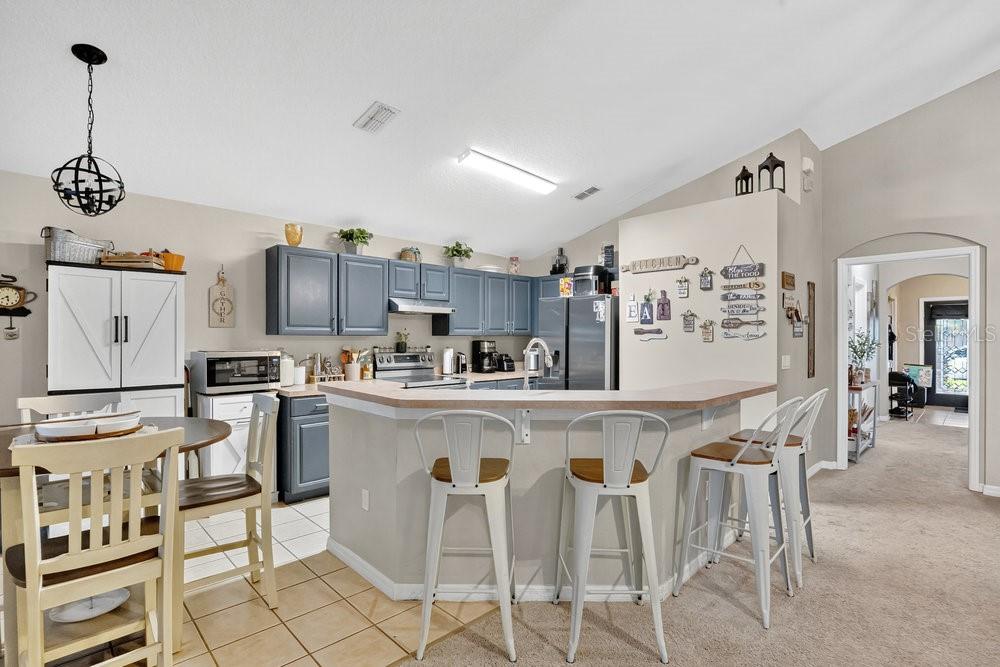 Image 7 of 37 For 4806 Cumbrian Lakes Drive