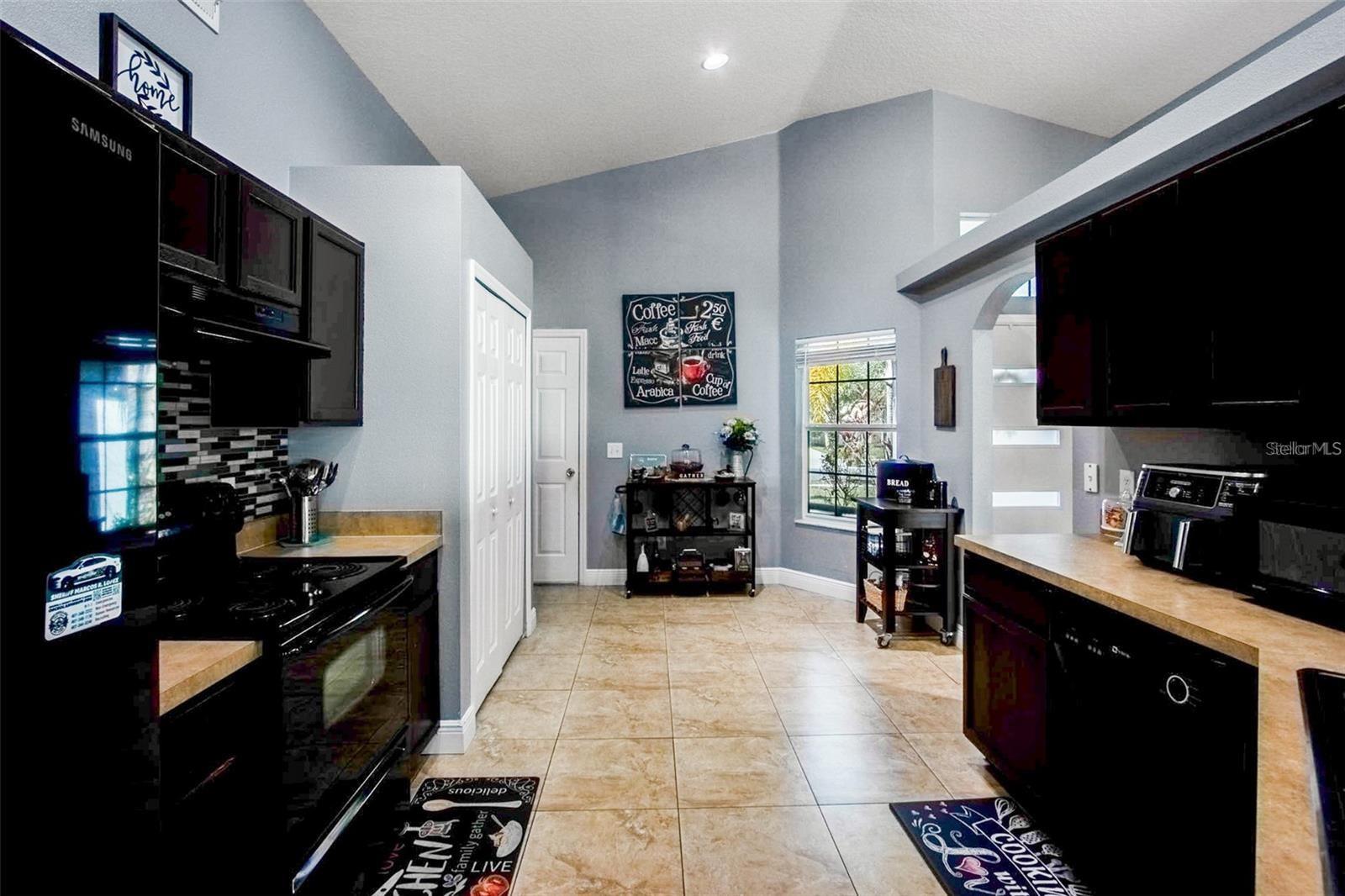 Image 18 of 51 For 3111 Turnberry Boulevard