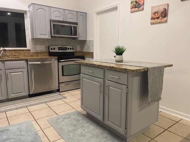 Image 12 of 32 For 13932 Huntwick Drive