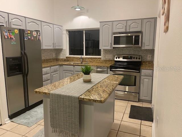 Image 9 of 32 For 13932 Huntwick Drive