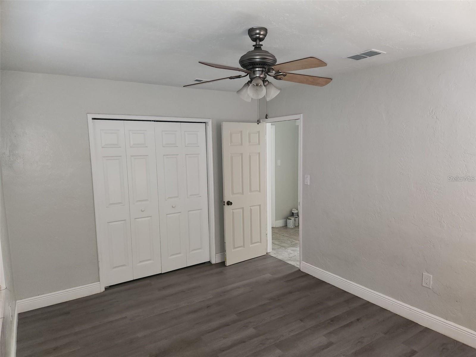 Image 15 of 20 For 843 Wessex Place