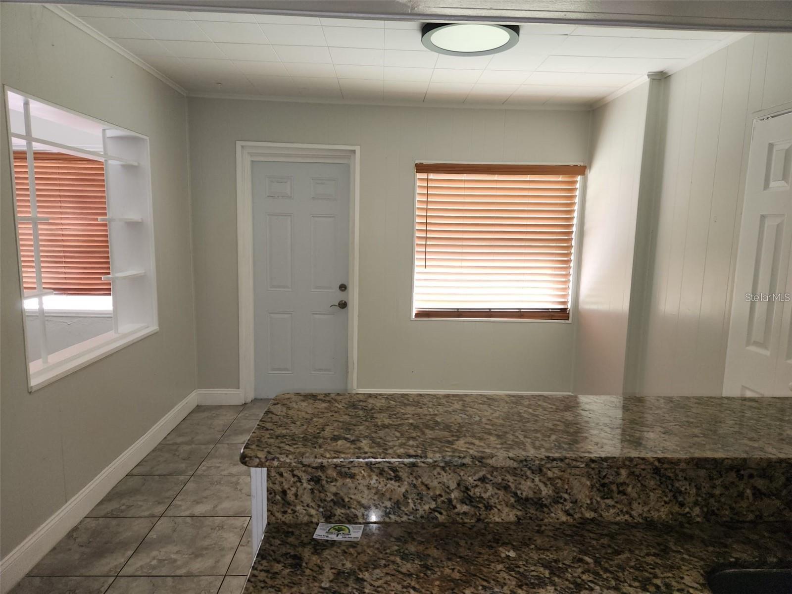 Image 7 of 20 For 843 Wessex Place