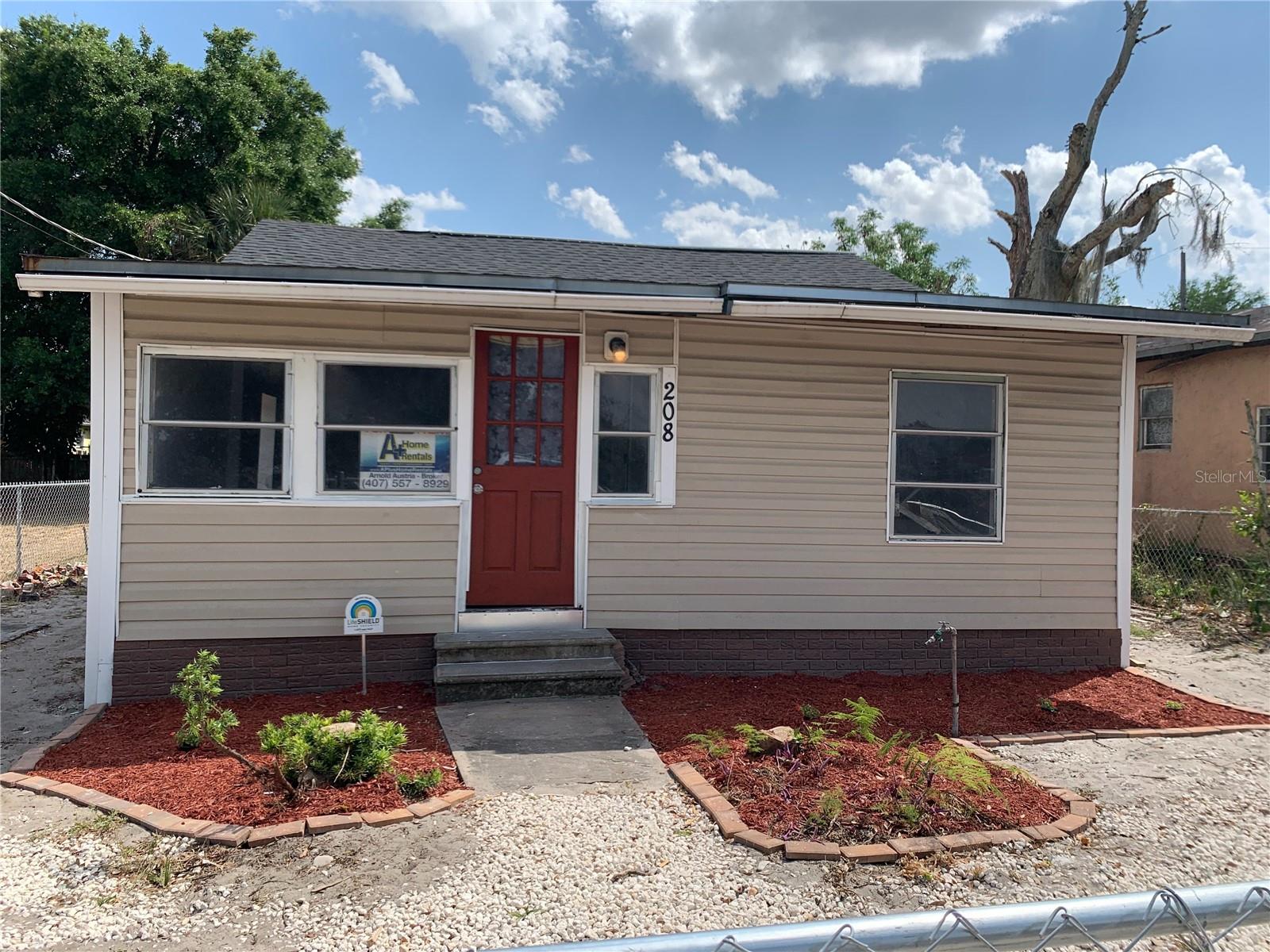 Details for 208 Sears Avenue Ne, WINTER HAVEN, FL 33881