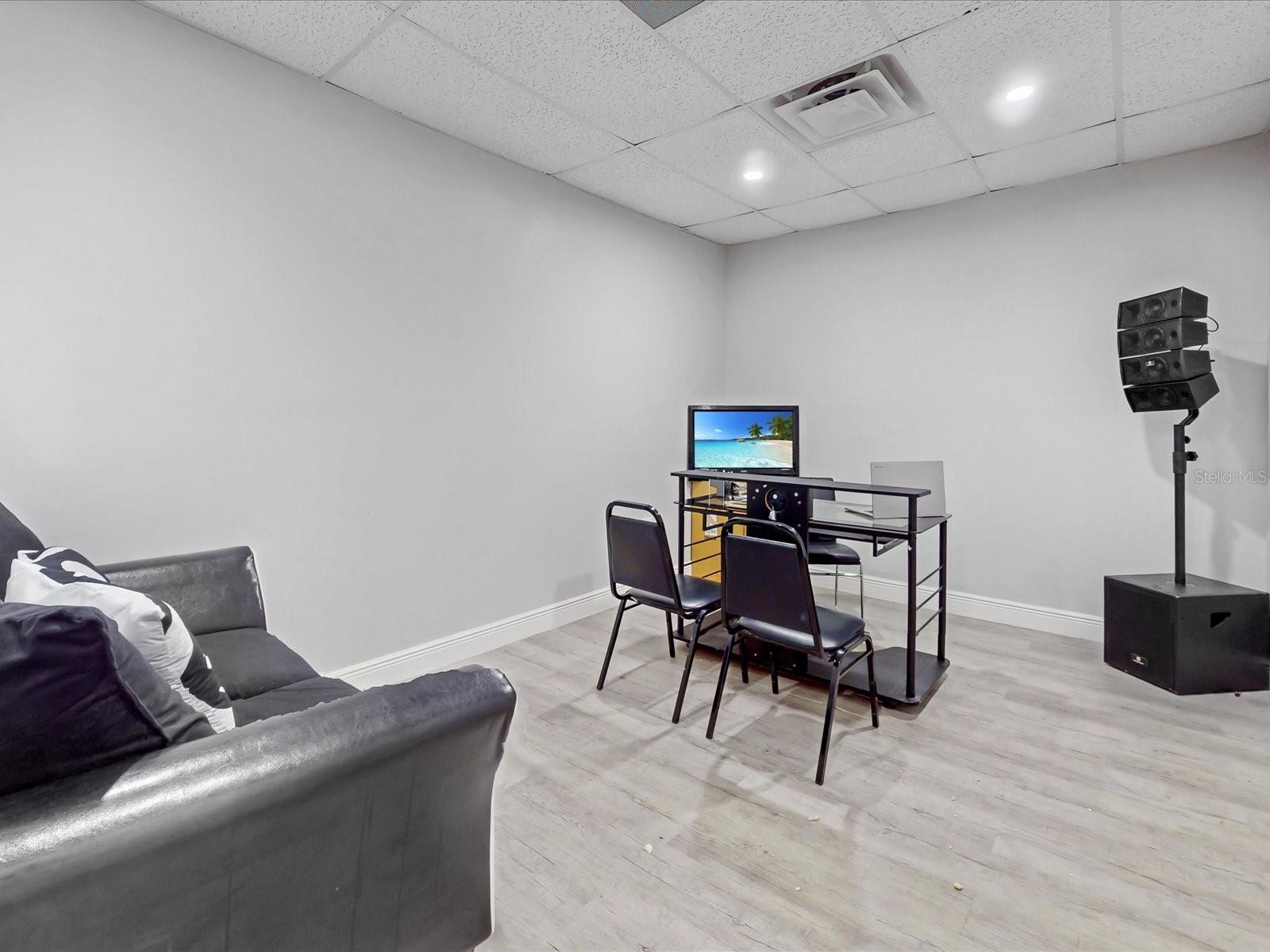 Image 9 of 16 For 18 Bass Street