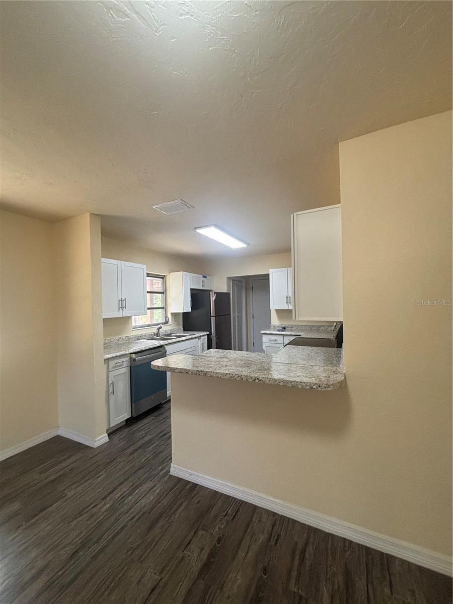 Image 21 of 66 For 127 Jamison Avenue