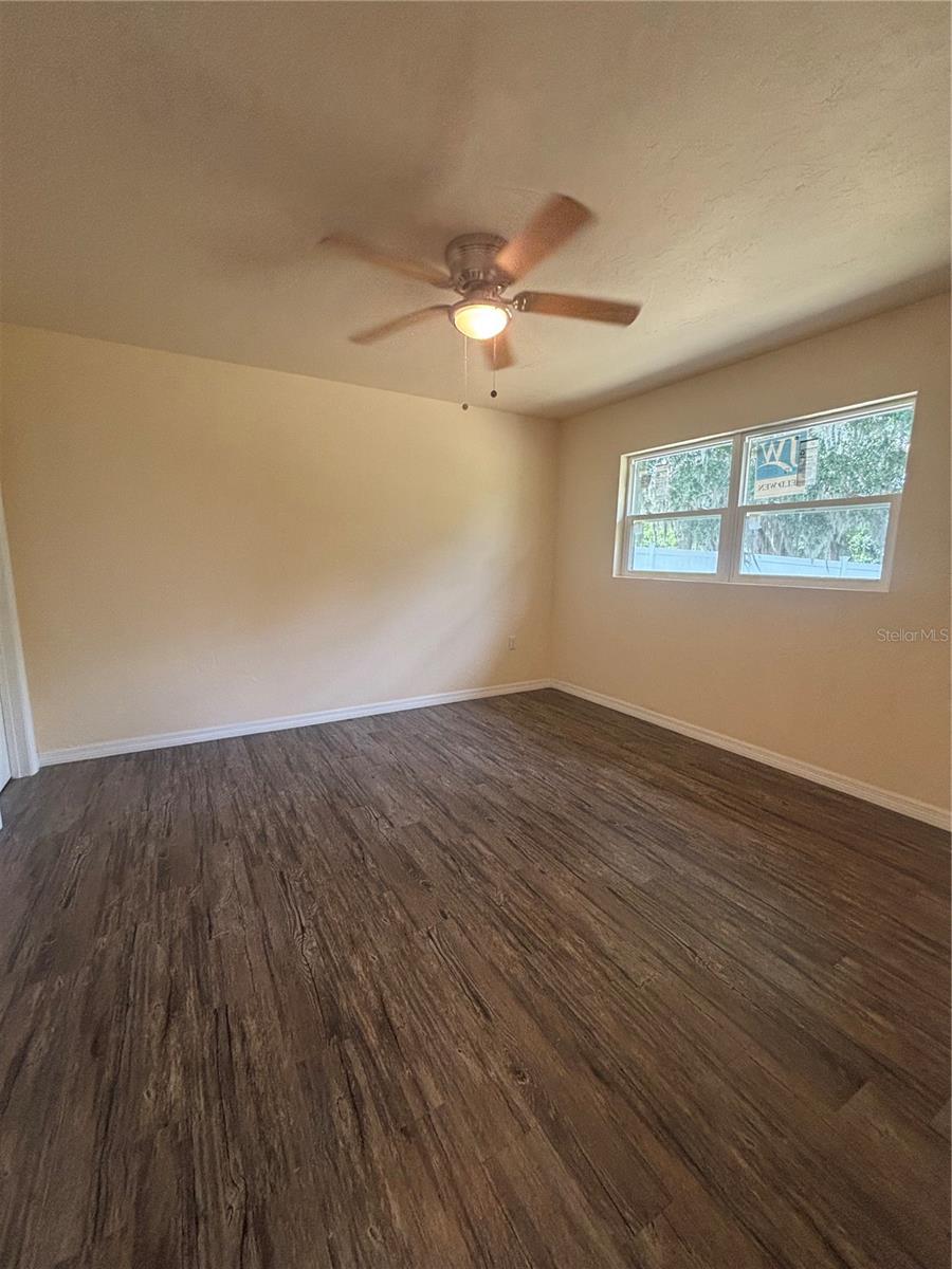 Image 25 of 66 For 127 Jamison Avenue