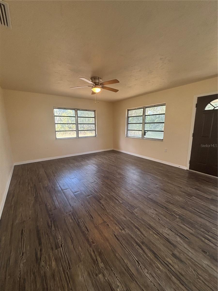 Image 26 of 66 For 127 Jamison Avenue