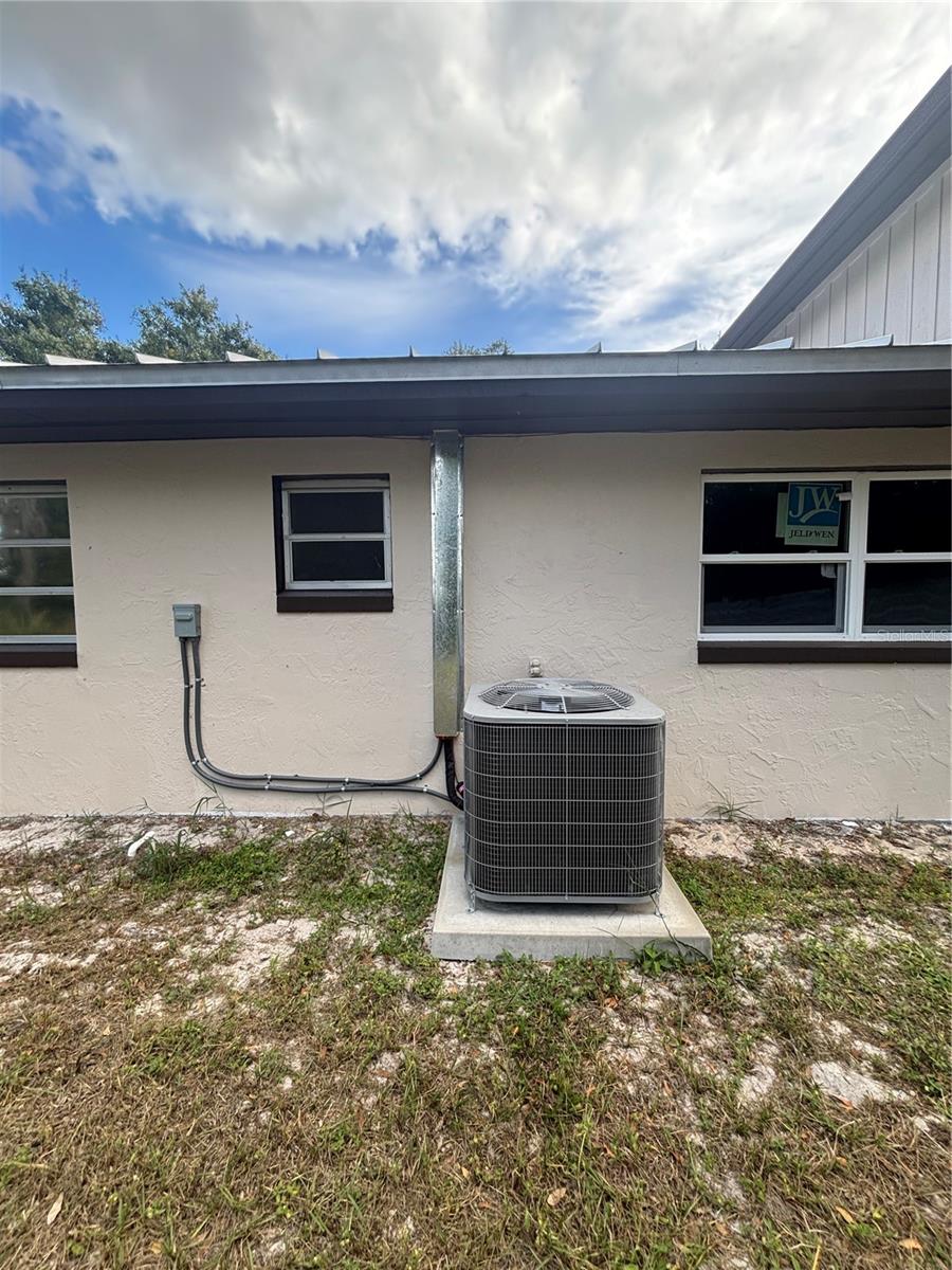 Image 36 of 66 For 127 Jamison Avenue