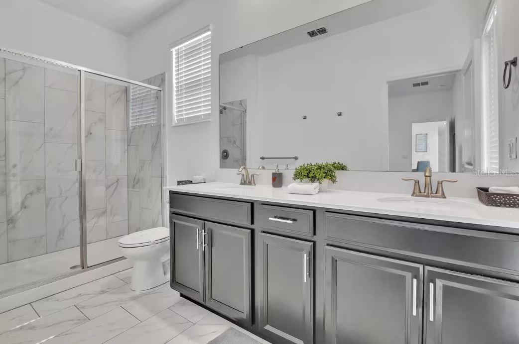 Image 12 of 26 For 1025 Leader Street