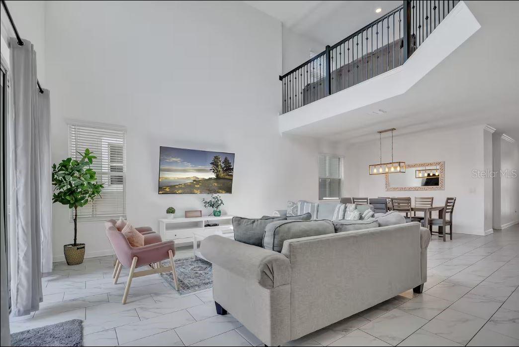 Image 4 of 26 For 1025 Leader Street