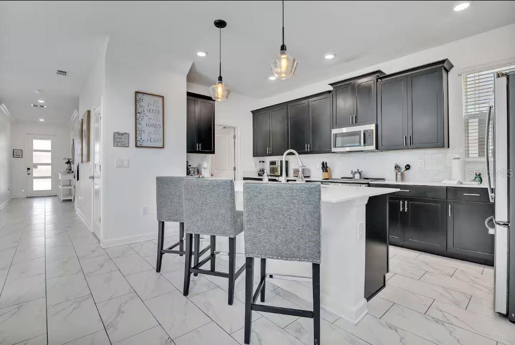 Image 5 of 26 For 1025 Leader Street