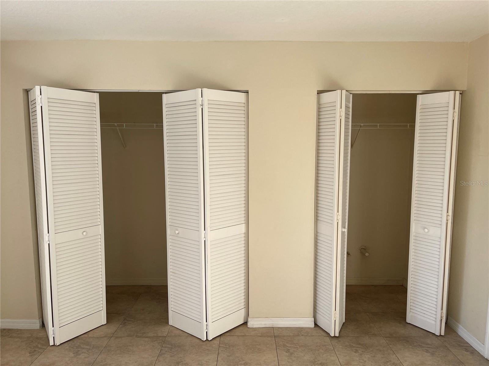 Image 11 of 25 For 325 Dundee Drive