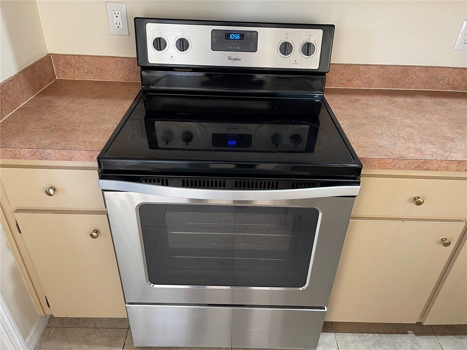 Image 21 of 25 For 325 Dundee Drive