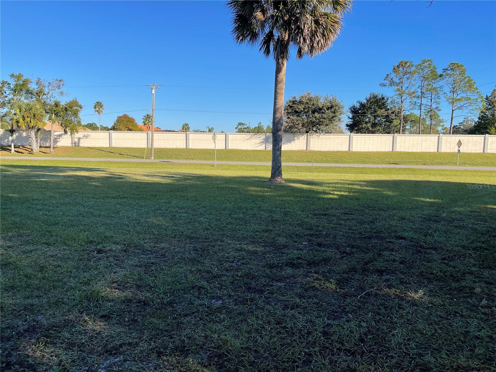 Image 25 of 25 For 325 Dundee Drive