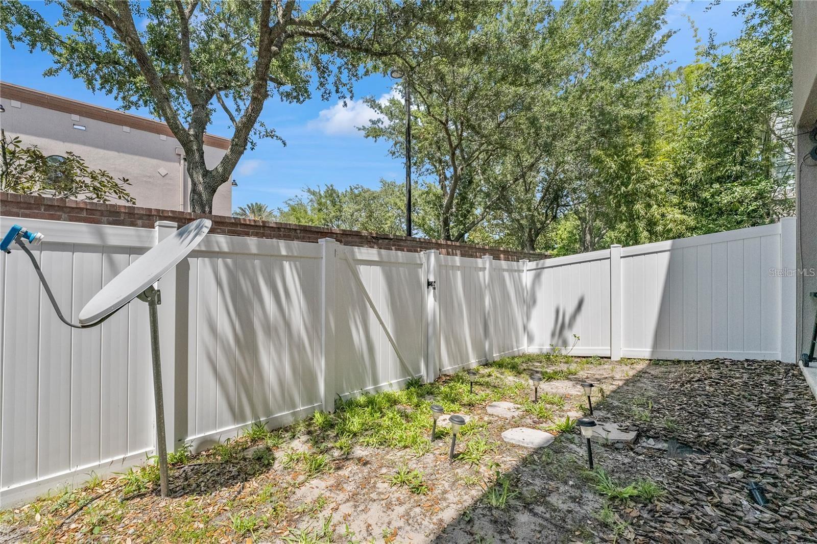 Image 12 of 23 For 572 Lake Wildmere Cove