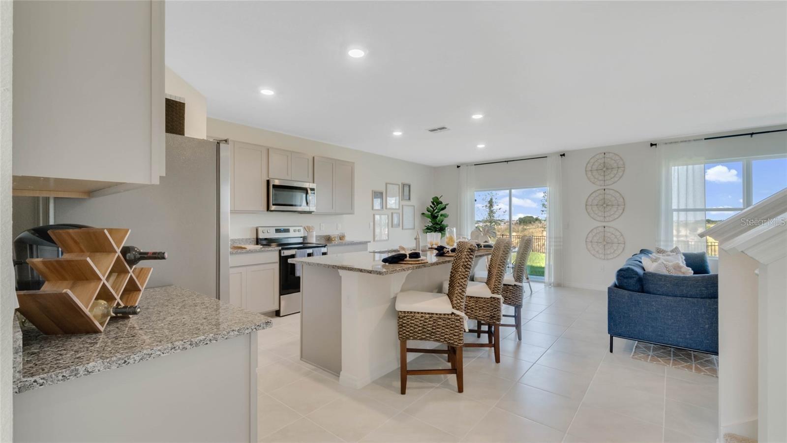 Image 5 of 23 For 572 Lake Wildmere Cove