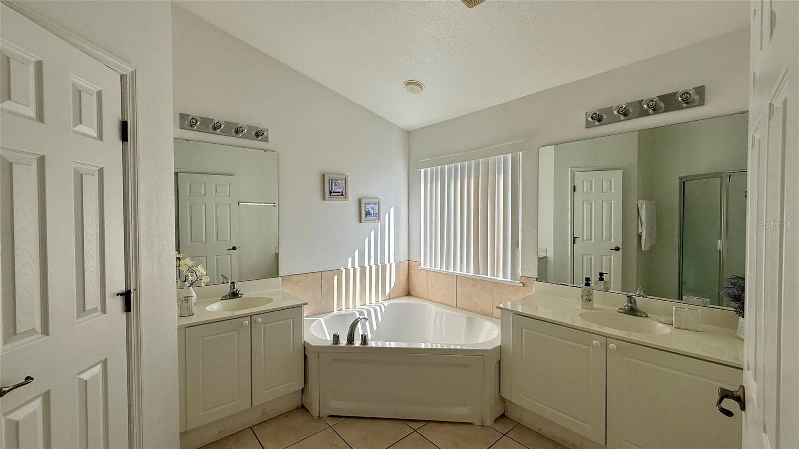 Image 8 of 21 For 2710 Club Cortile Cir