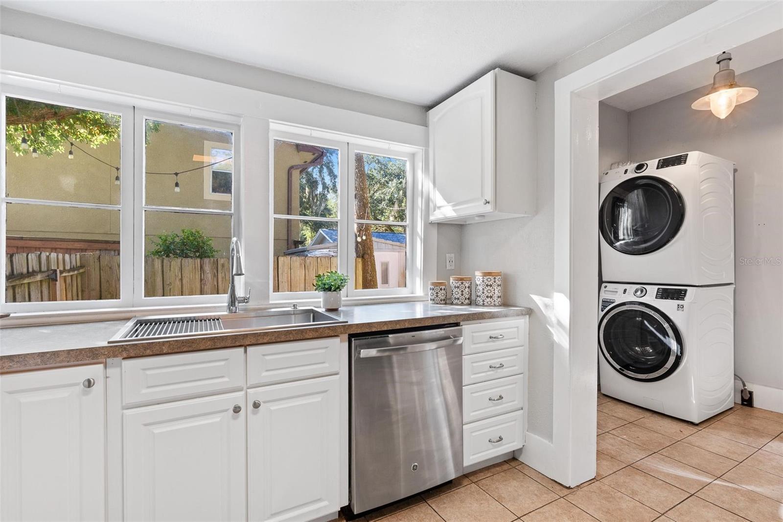 Image 12 of 35 For 12 Forest Avenue