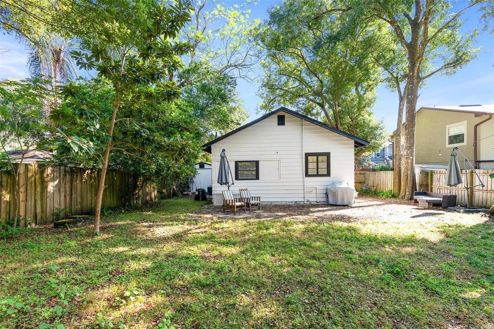 Image 23 of 35 For 12 Forest Avenue