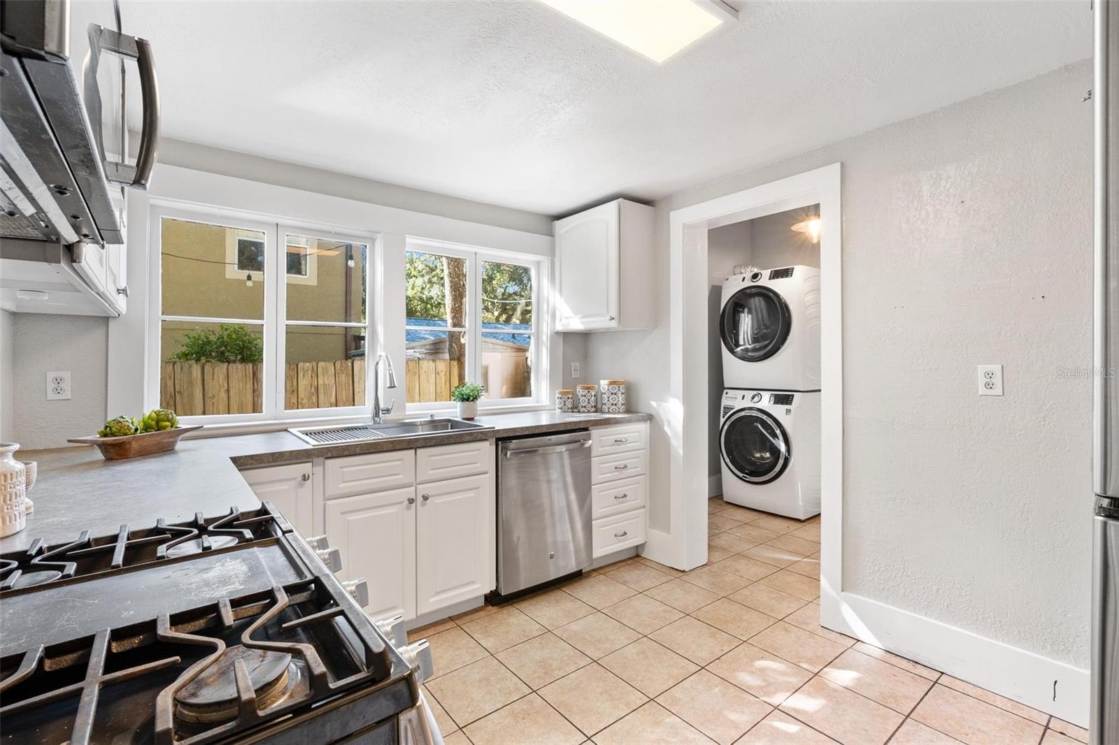 Image 8 of 35 For 12 Forest Avenue